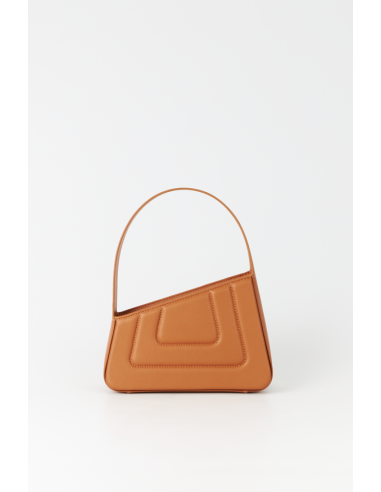 TOBACCO Asymmetric Leather Quilted Mini Bag Les êtres humains sont 